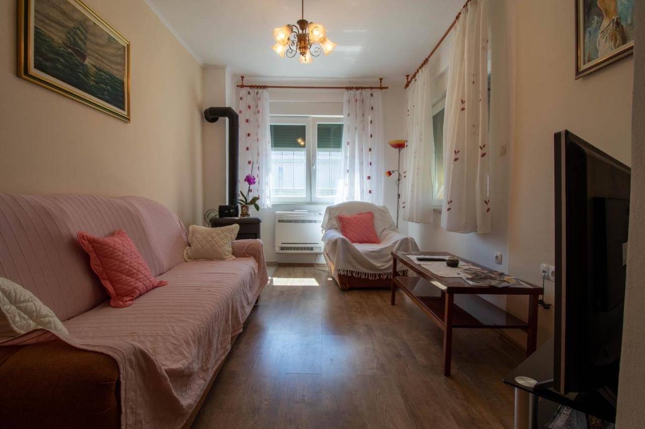 Apartment Ivan Drniš Buitenkant foto